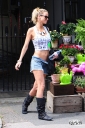 Sarah_Harding_out_and_about_in_London_12_07_12_283029.jpg