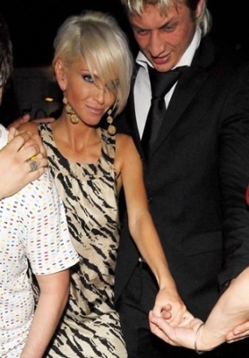 At_Mahiki_12_07_07_281329.jpg