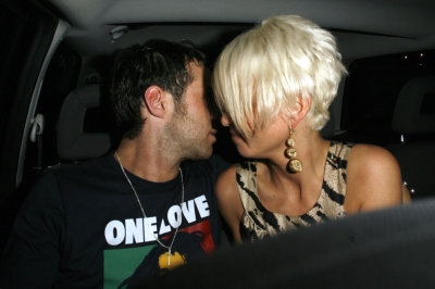 At_Mahiki_12_07_07_283529.jpg