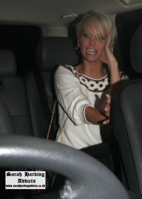 Sarah_Leaving_Paper_Night_Club_11_07_07_281829.jpg