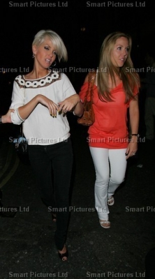 Sarah_Leaving_Paper_Night_Club_11_07_07_282629.jpg