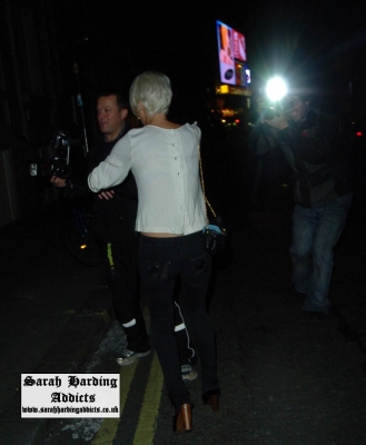 Sarah_Leaving_Paper_Night_Club_11_07_07_283029.jpg