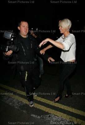 Sarah_Leaving_Paper_Night_Club_11_07_07_283129.jpg