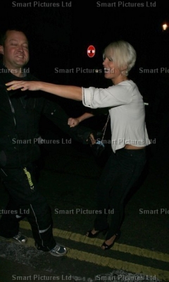 Sarah_Leaving_Paper_Night_Club_11_07_07_283729.jpg