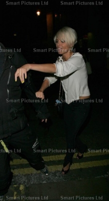 Sarah_Leaving_Paper_Night_Club_11_07_07_284029.jpg