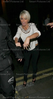 Sarah_Leaving_Paper_Night_Club_11_07_07_284229.jpg
