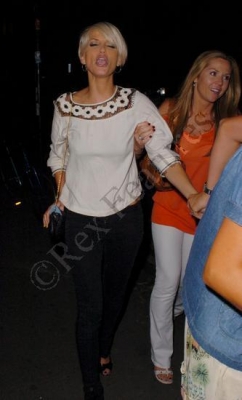 Sarah_Leaving_Paper_Night_Club_11_07_07_285229.jpg