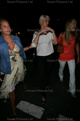 Sarah_Leaving_Paper_Night_Club_11_07_07_286829.jpg