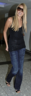Nadine_leaves_to_go_to_LA_11_09_07_281729.jpg