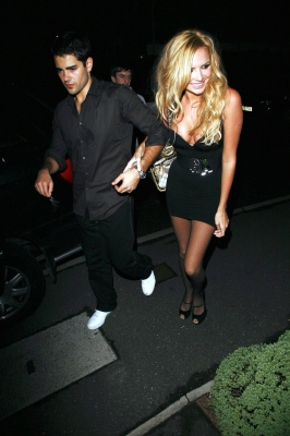 Nadine_and_Jesse_arriving_home_after_G_A_Y_01_12_07_28629.JPG