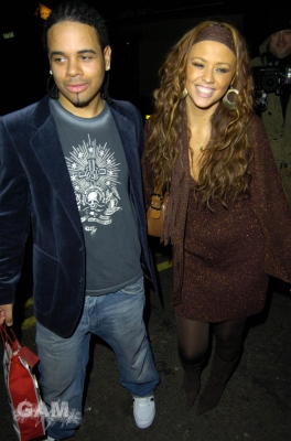 Cheryl_and_Ashley2C_Kim_and_Nicola_leaving_the_Penthouse_club_20_12_05_281829.jpg
