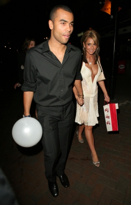 Cheryl_and_Ashley2C_Kim_and_Nicola_leaving_the_Penthouse_club_20_12_05_282529.jpg