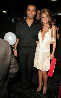 Cheryl_and_Ashley2C_Kim_and_Nicola_leaving_the_Penthouse_club_20_12_05_282829.jpg