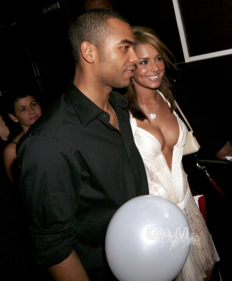 Cheryl_and_Ashley2C_Kim_and_Nicola_leaving_the_Penthouse_club_20_12_05_28529.jpg