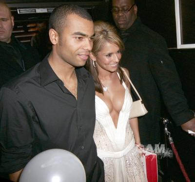 Cheryl_and_Ashley2C_Kim_and_Nicola_leaving_the_Penthouse_club_20_12_05_28629.jpg