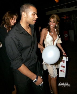 Cheryl_and_Ashley2C_Kim_and_Nicola_leaving_the_Penthouse_club_20_12_05_28929.jpg