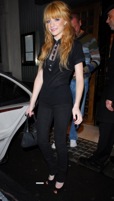 Nicola_Roberts_and_Carl_leaving_the_Ivy2C_London_23_07_07_28229.jpg