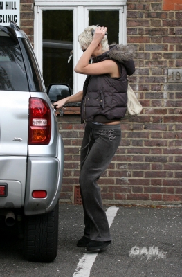 Sarah_Harding_leaving_a_dentists2C_London_25_09_07_281729.jpg