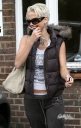 Sarah_Harding_leaving_a_dentists2C_London_25_09_07_281029.jpg