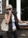 Sarah_Harding_leaving_a_dentists2C_London_25_09_07_28929.jpg