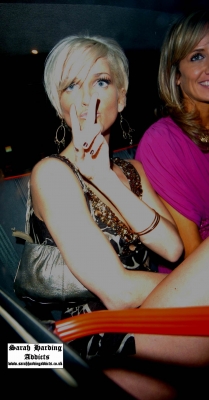Sarah_Harding_and_Lady_Victoria_Hervey_at_Mahiki_Club_06_06_07_281029.jpg