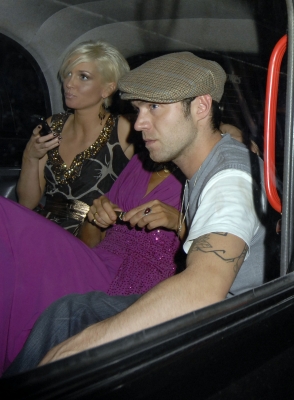 Sarah_Harding_and_Lady_Victoria_Hervey_at_Mahiki_Club_06_06_07_281729.jpg