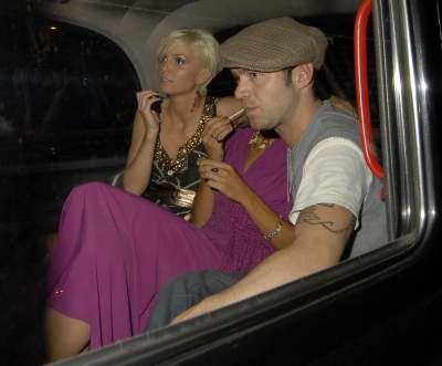 Sarah_Harding_and_Lady_Victoria_Hervey_at_Mahiki_Club_06_06_07_282029.jpg