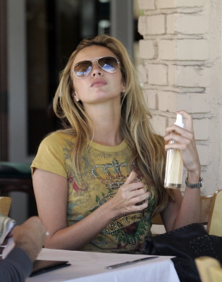 Nadine_Coyle_and_Jesse_shopping_in_Beverly_Hills2C_USA_05_03_07_28229.jpg