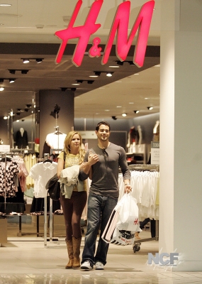 Nadine_Coyle_and_Jesse_shopping_in_Beverly_Hills2C_USA_05_03_07_28829.jpg