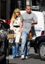 Nicola_Roberts_shopping_with_Carl_in_London_05_09_07_28529.jpg