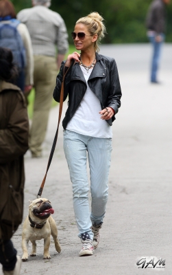Sarah_Harding_takes_her_dogs_for_a_walk_13_07_12_281429.jpg