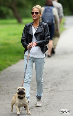 Sarah_Harding_takes_her_dogs_for_a_walk_13_07_12_281829.jpg