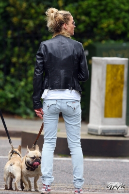 Sarah_Harding_takes_her_dogs_for_a_walk_13_07_12_282629.jpg