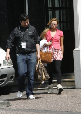 Nadine___Kimberley_leaving_the_Royal_Bath_Hotel_in_Bournemouth_30_05_07_28129.jpg