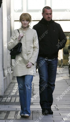 Nicola_Roberts_shopping_on_Sloane_Street_26_09_07_28229.jpg