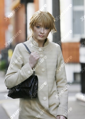 Nicola_Roberts_shopping_on_Sloane_Street_26_09_07_28629.jpg