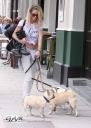 Имя файла=Sarah_Harding_out_and_about_in_London_with_her_dogs_17_07_12_284129.jpg
Размер файла=452КБ
Размеры=2000x2792
Дата=Июль 17, 2012 Sarah_Harding_out_and_about_in_London_with_her_dogs_17_07_12_284129.jpg