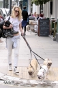 Имя файла=Sarah_Harding_out_and_about_in_London_with_her_dogs_17_07_12_284929.jpg
Размер файла=883КБ
Размеры=2000x2984
Дата=Июль 17, 2012 Sarah_Harding_out_and_about_in_London_with_her_dogs_17_07_12_284929.jpg