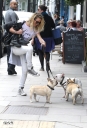 Имя файла=Sarah_Harding_out_and_about_in_London_with_her_dogs_17_07_12_285829.jpg
Размер файла=1436КБ
Размеры=3264x4786
Дата=Июль 17, 2012 Sarah_Harding_out_and_about_in_London_with_her_dogs_17_07_12_285829.jpg