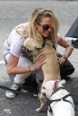 Имя файла=Sarah_Harding_out_and_about_in_London_with_her_dogs_17_07_12_286129.jpg
Размер файла=1652КБ
Размеры=3264x4842
Дата=Июль 17, 2012 Sarah_Harding_out_and_about_in_London_with_her_dogs_17_07_12_286129.jpg