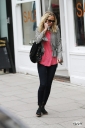 Sarah_Harding_leaving_her_home_18_07_12_28929.jpg