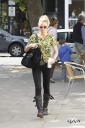 Sarah_Harding_out_and_about_in_London_19_07_12_281629.jpg