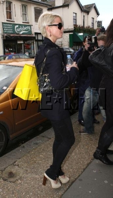 Kimberley___Sarah_At_A_London_Studio_07_03_07_281229.jpg