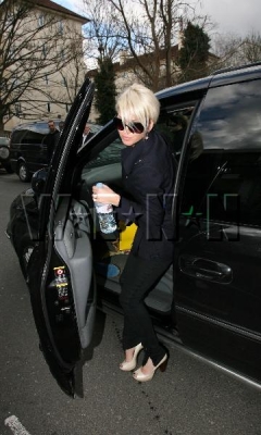 Kimberley___Sarah_At_A_London_Studio_07_03_07_281329.jpg