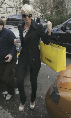 Kimberley___Sarah_At_A_London_Studio_07_03_07_282729.jpg