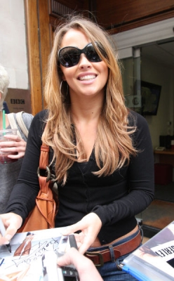 Kimberley___Sarah_arriving_at_Radio_1_08_09_07_281429.jpg