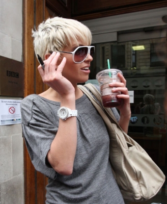 Kimberley___Sarah_arriving_at_Radio_1_08_09_07_281929.jpg
