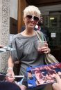 Имя файла=Kimberley___Sarah_arriving_at_Radio_1_08_09_07_282229.jpg
Размер файла=106КБ
Размеры=413x600
Дата=Июль 21, 2012 Kimberley___Sarah_arriving_at_Radio_1_08_09_07_282229.jpg
