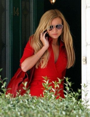 Nadine_Coyle_leaving_home_31_10_07_281029.jpg
