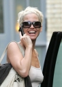 Имя файла=Sarah_at_her_stylists2C_London_24_09_07_281729.jpg
Размер файла=539КБ
Размеры=2244x3138
Дата=Июль 21, 2012 Sarah_at_her_stylists2C_London_24_09_07_281729.jpg